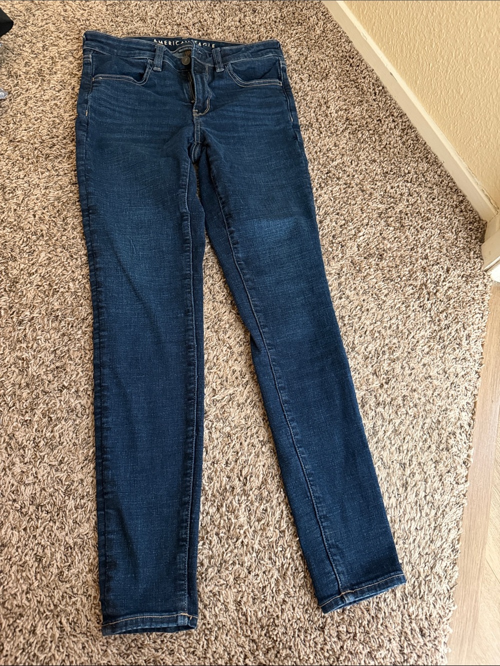 American Eagle Outfitters women’s dark wash Jeggings